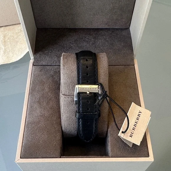 Burberry Black and Silver Timepiece - Picture 6 of 6